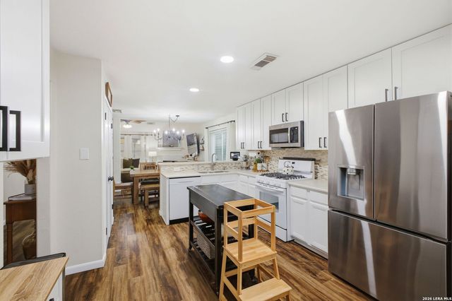 15711 Knollcliff, San Antonio, TX 78247