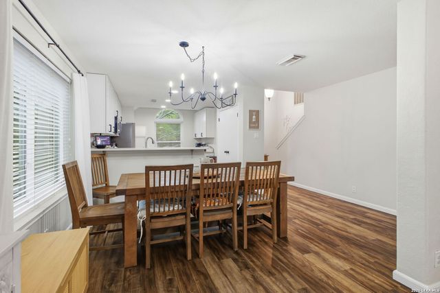 15711 Knollcliff, San Antonio, TX 78247