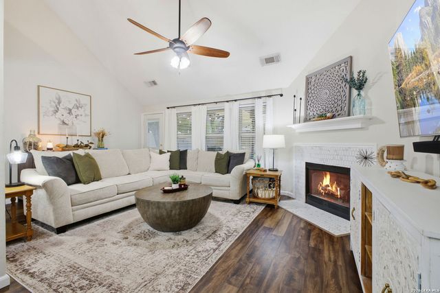 15711 Knollcliff, San Antonio, TX 78247