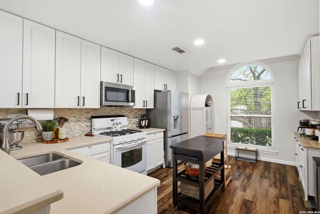 15711 Knollcliff, San Antonio, TX 78247