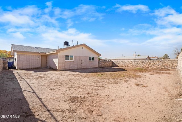 219 CARIBE Circle, El Paso, TX 79927