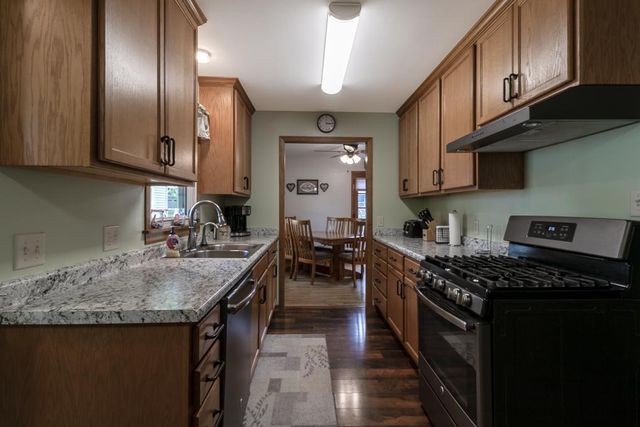 227 Westwood Drive, Mankato, MN 56001