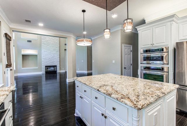 1917 Lakecliff Hills LN, Austin, TX 78732