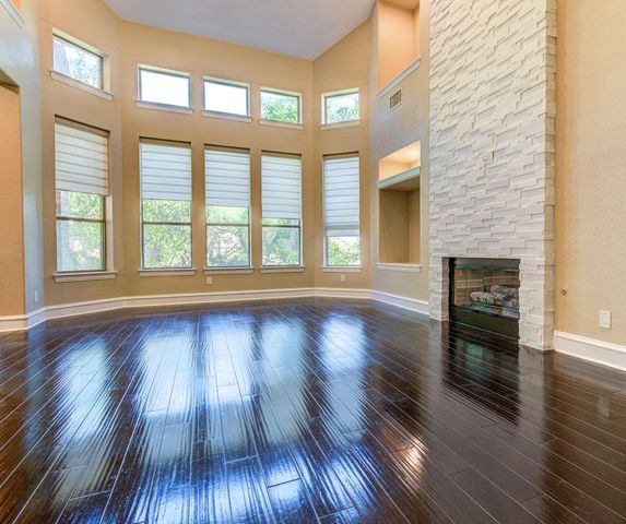 1917 Lakecliff Hills LN, Austin, TX 78732