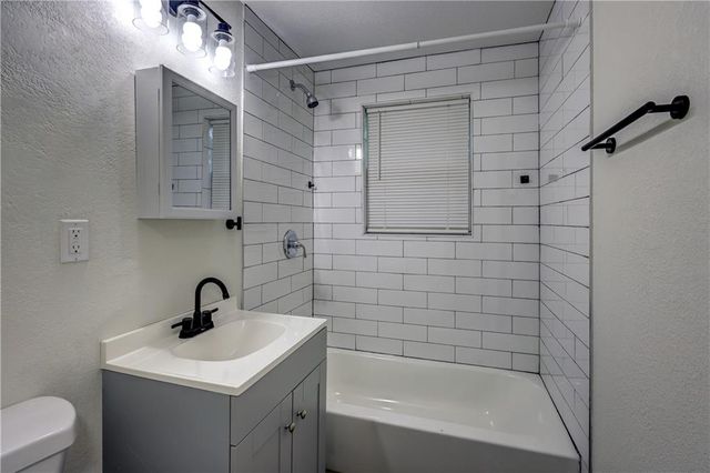 10914 Bennington Avenue, Kansas City, MO 64134