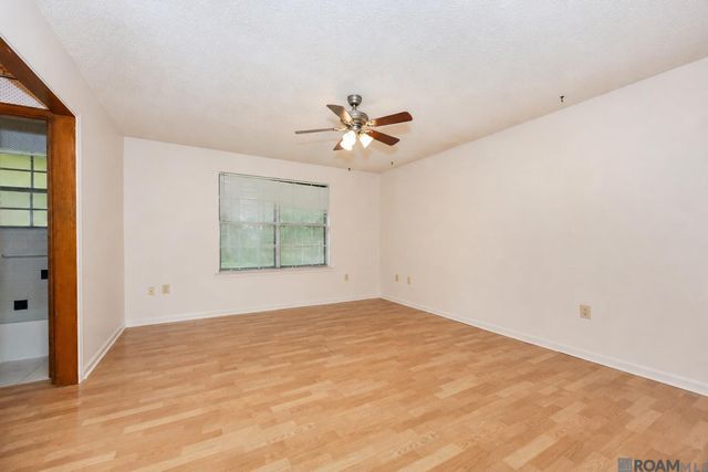 2145 Stonewood Dr, Baton Rouge, LA 70816
