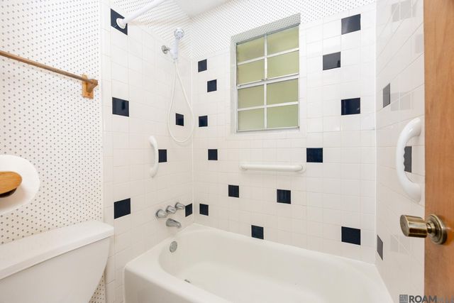 2145 Stonewood Dr, Baton Rouge, LA 70816