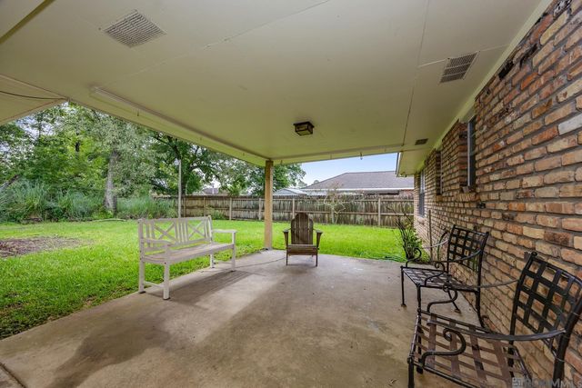 2145 Stonewood Dr, Baton Rouge, LA 70816
