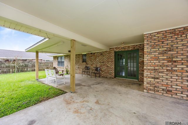 2145 Stonewood Dr, Baton Rouge, LA 70816
