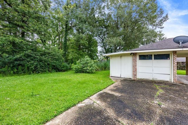2145 Stonewood Dr, Baton Rouge, LA 70816