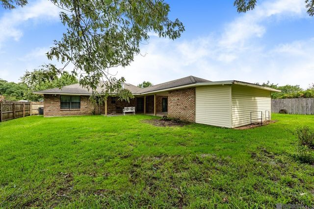 2145 Stonewood Dr, Baton Rouge, LA 70816