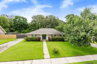 2145 Stonewood Dr, Baton Rouge, LA 70816