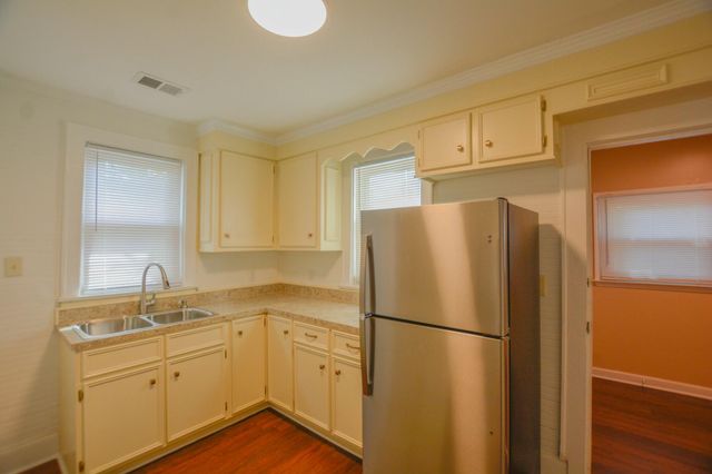 2041 Groveland Avenue, Charleston, SC 29405