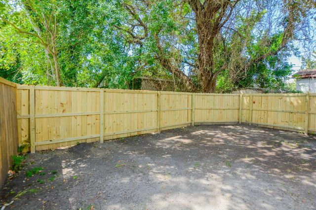 2041 Groveland Avenue, Charleston, SC 29405