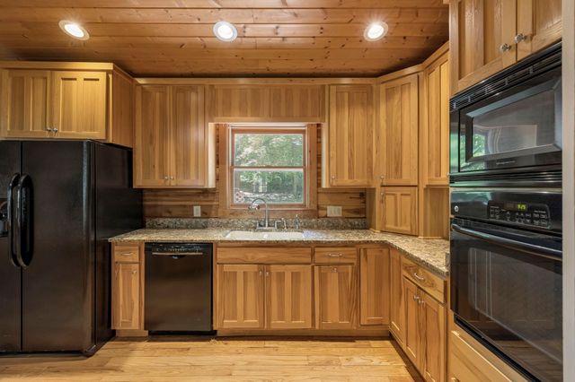 7301 White Oak Dr, Fairview, TN 37062