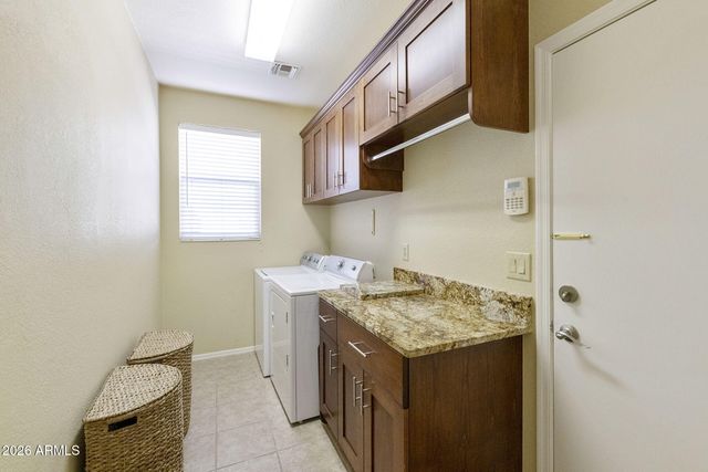 24613 S LAKEWAY Circle SE, Sun Lakes, AZ 85248