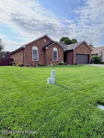 5127 Hunters Point Cir, Louisville, KY 40216