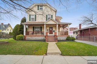44 Elm Street 2nd FL, Montclair, NJ 07042