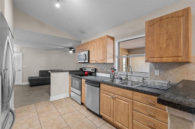 5290 SEMINOLE AVENUE, De Leon Springs, FL 32130