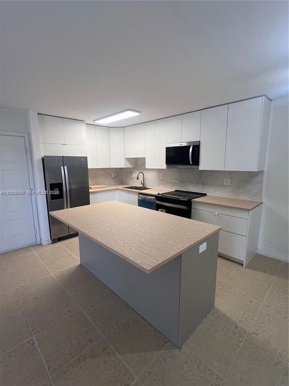 4780 NW 102nd Avenue 102-11, Doral, FL 33178
