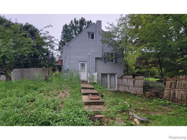 28391 Rollcrest Road, Farmington Hills, MI 48334