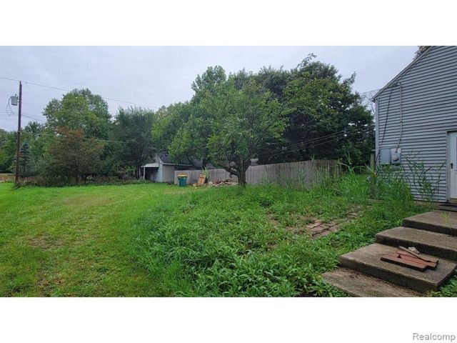 28391 Rollcrest Road, Farmington Hills, MI 48334