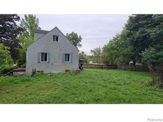 28391 Rollcrest Road, Farmington Hills, MI 48334