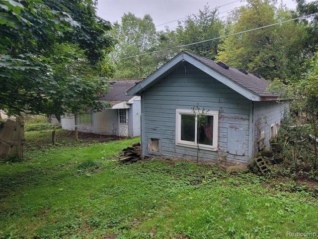28391 Rollcrest Road, Farmington Hills, MI 48334