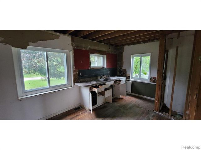 28391 Rollcrest Road, Farmington Hills, MI 48334