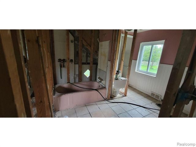 28391 Rollcrest Road, Farmington Hills, MI 48334