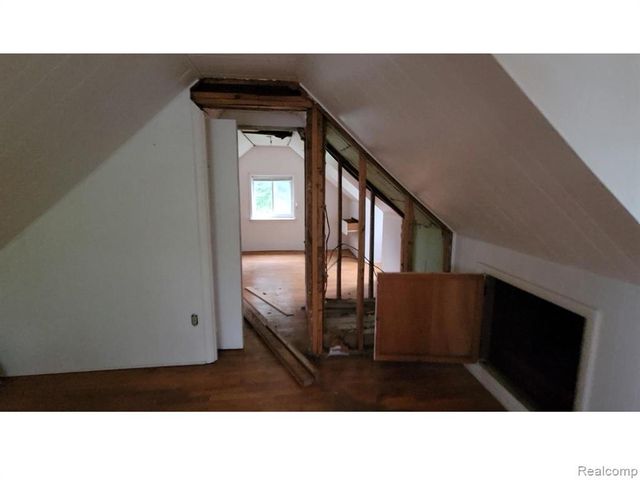28391 Rollcrest Road, Farmington Hills, MI 48334