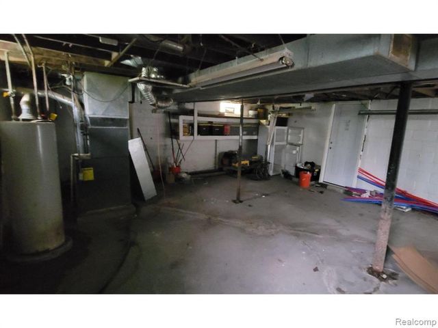 28391 Rollcrest Road, Farmington Hills, MI 48334