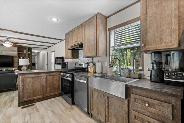 160 Southern Pines Drive, Ellijay, GA 30540