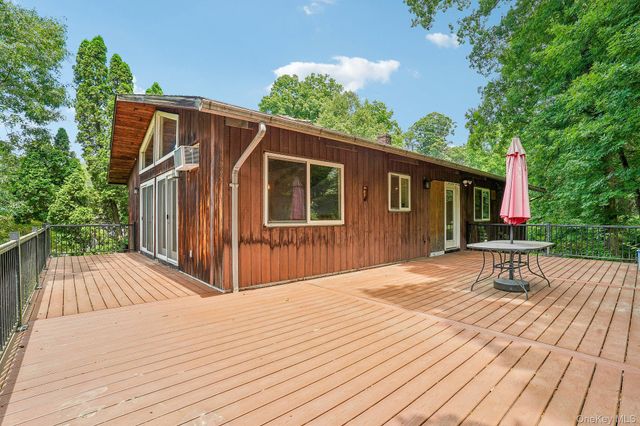 10 Oconnor Court, Montrose, NY 10548