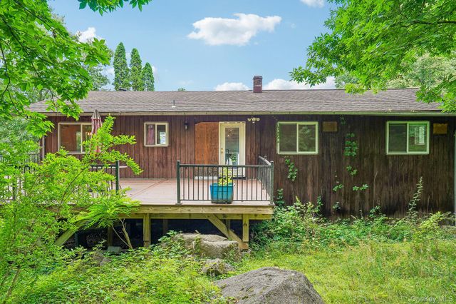 10 Oconnor Court, Montrose, NY 10548