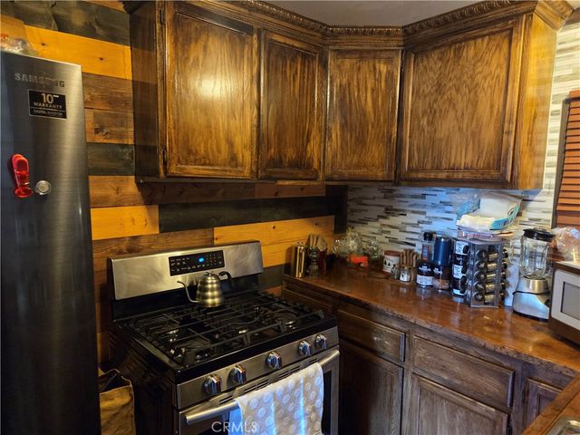 23553 Lake, Crestline, CA 92325