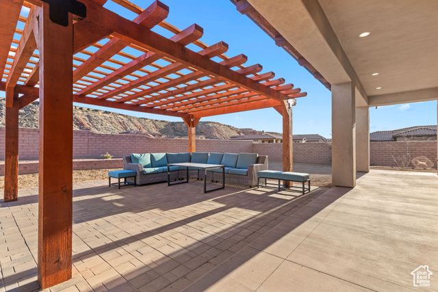 425 E ESTRELLA RIDGE DR, Virgin, UT 84779