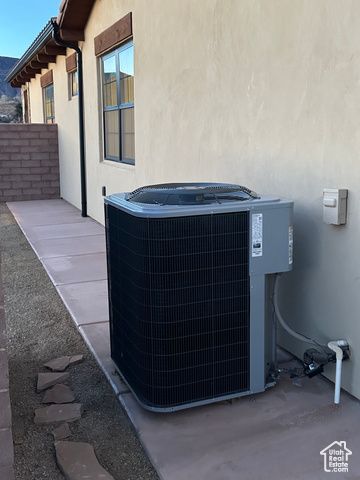 425 E ESTRELLA RIDGE DR, Virgin, UT 84779