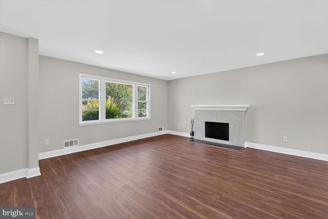 8109 CARRICK LN, Springfield, VA 22151