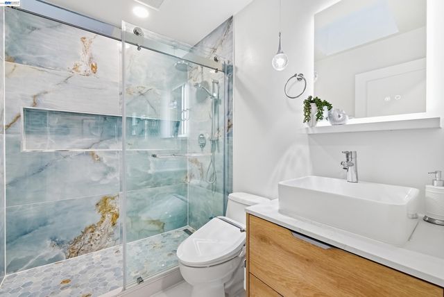 275 Orchard Rd, Orinda, CA 94563