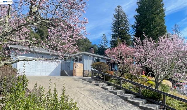 275 Orchard Rd, Orinda, CA 94563