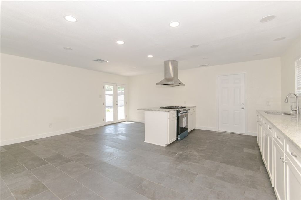 4013 Kingston Dr, Corpus Christi, TX 78411 — photo 4