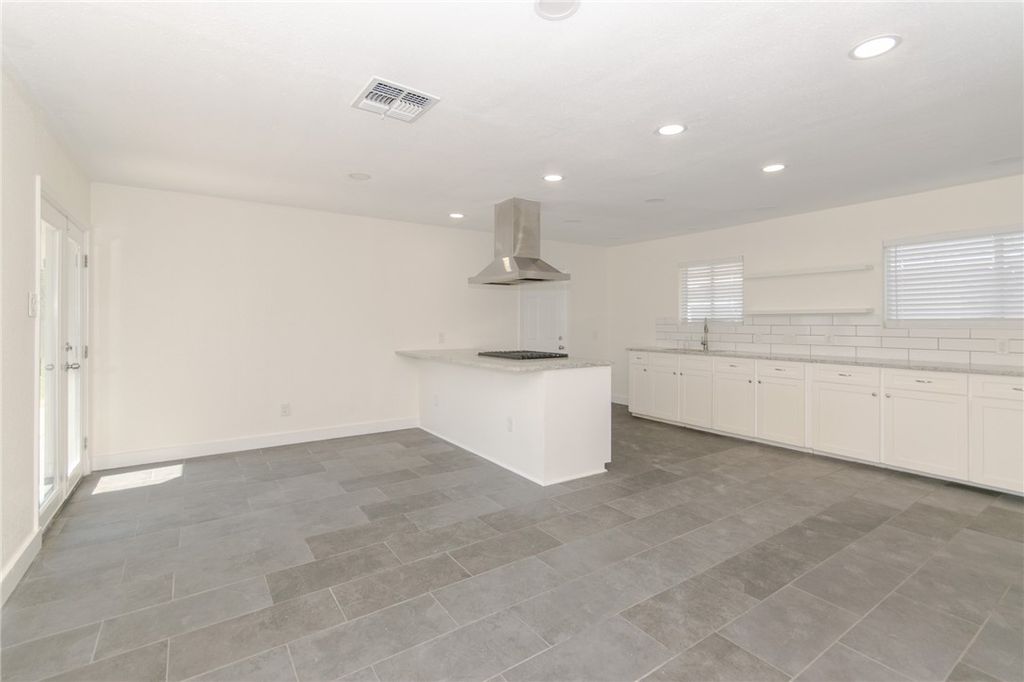 4013 Kingston Dr, Corpus Christi, TX 78411 — photo 5