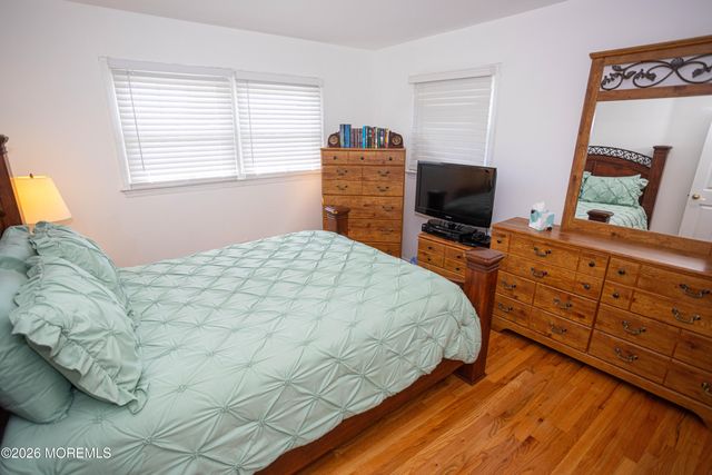 4 Avon Way, Parlin, NJ 08859