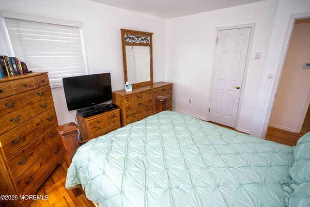 4 Avon Way, Parlin, NJ 08859