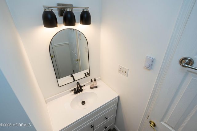 4 Avon Way, Parlin, NJ 08859