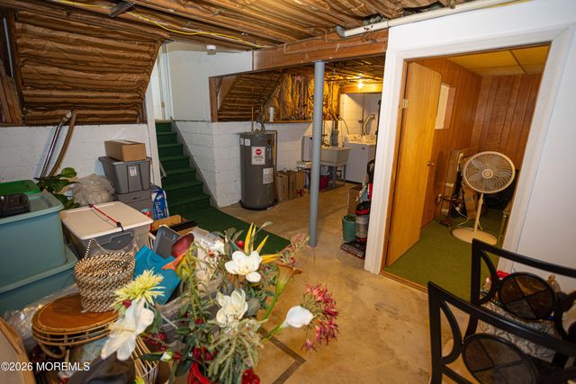 4 Avon Way, Parlin, NJ 08859