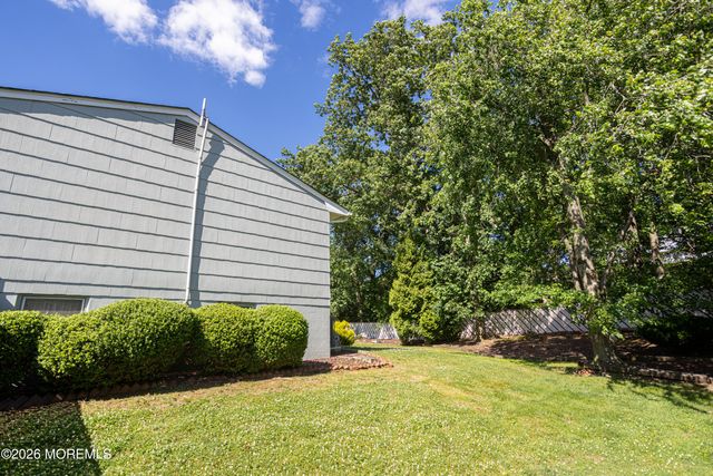 4 Avon Way, Parlin, NJ 08859