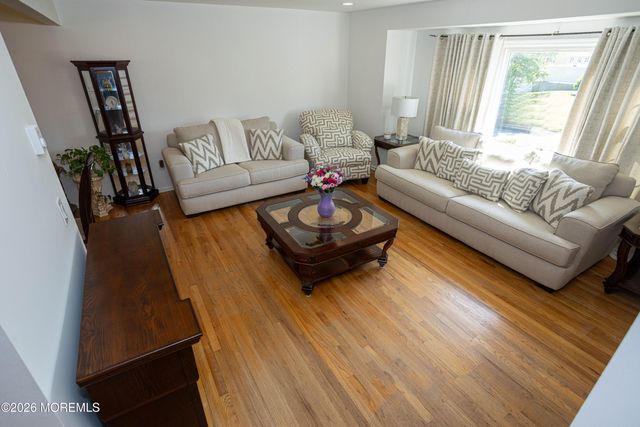 4 Avon Way, Parlin, NJ 08859