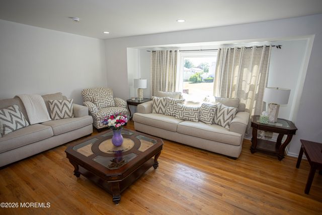 4 Avon Way, Parlin, NJ 08859